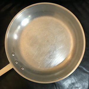 Wear-ever JUMBO 14" aluminum fry pan 16023